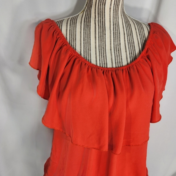Wet Seal Orange On / Off Shoulder Ruffle Neckline Top Size Medium - Picture 2 of 8